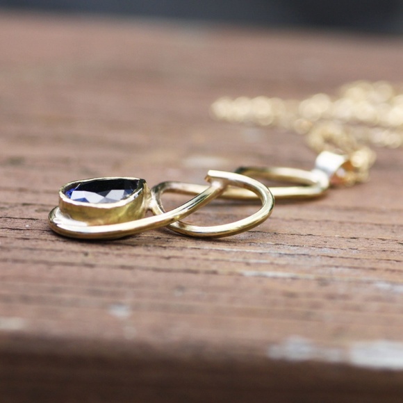 Handmade Music Sapphire Pendant Handcrafted Solid 14K Yellow Gold - Picture 5 of 11